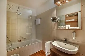 One-bedroom 1